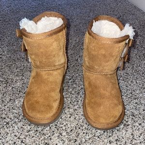 Kookaburra by UGG, brown Victoria boots